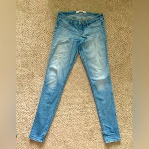 Hollister light jean size 5